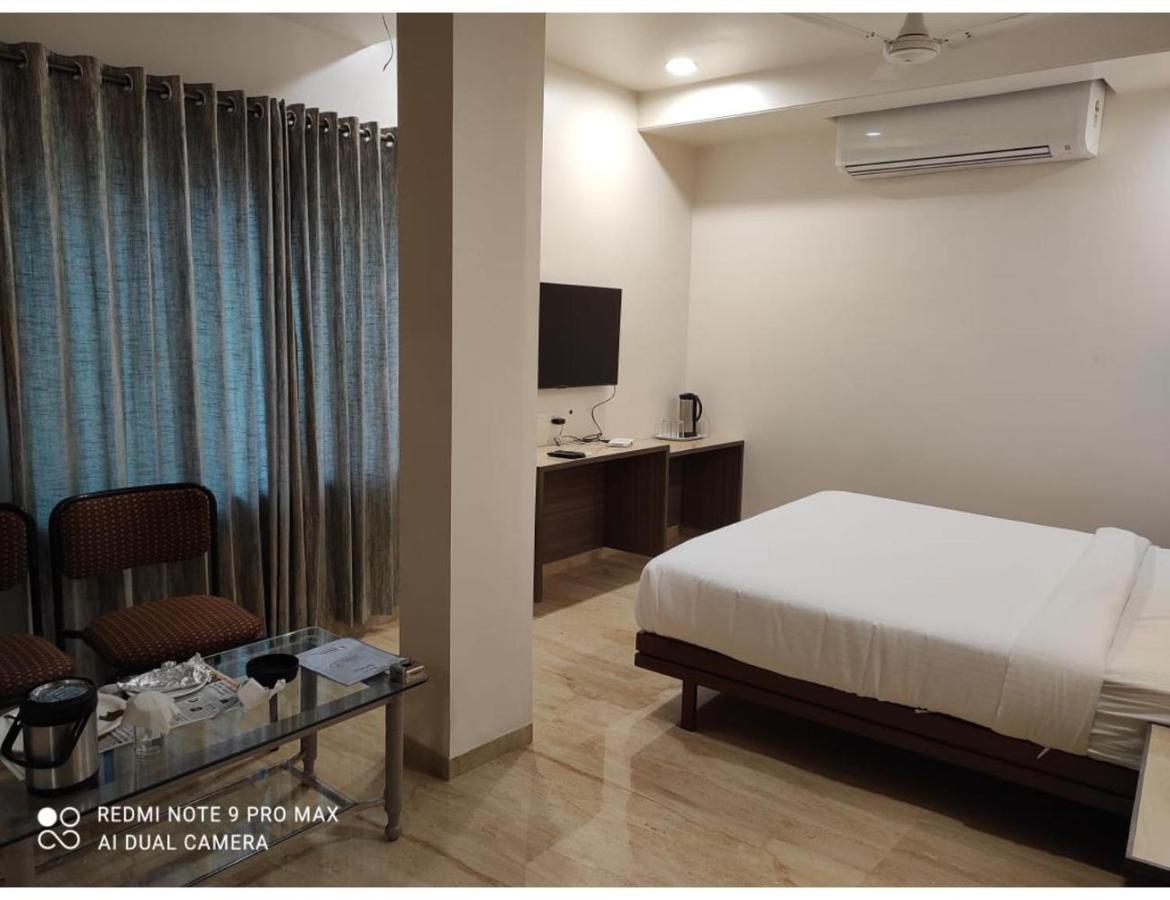 Hotel Dwarka, 나그푸르 외부 사진