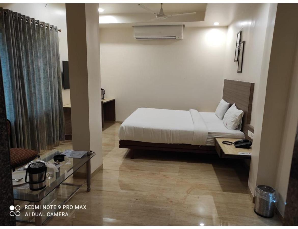 Hotel Dwarka, 나그푸르 외부 사진